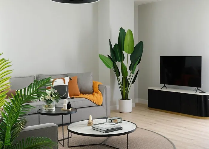 Urban Sky Sea View 27e Apartment *